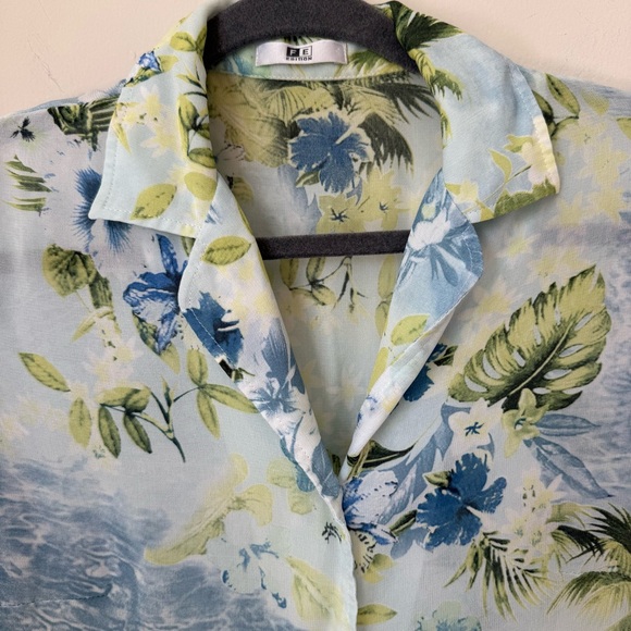 Vintage Hawaiian Sheer Short Sleeve Button Up Floral Blue and Green Shirt Sz 10 - Picture 2 of 6